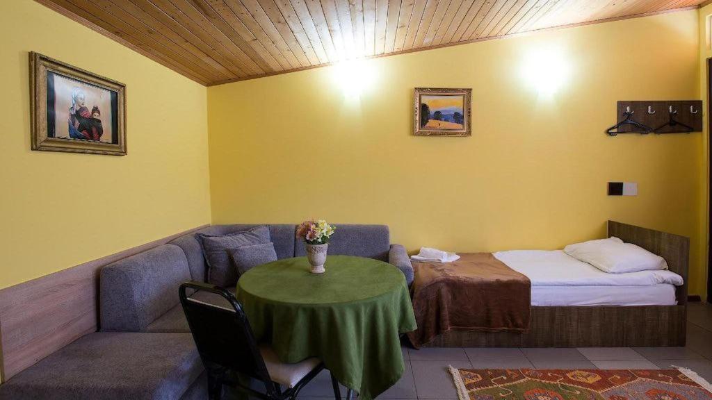 Gallary Hostel Tbilisi Ngoại thất bức ảnh